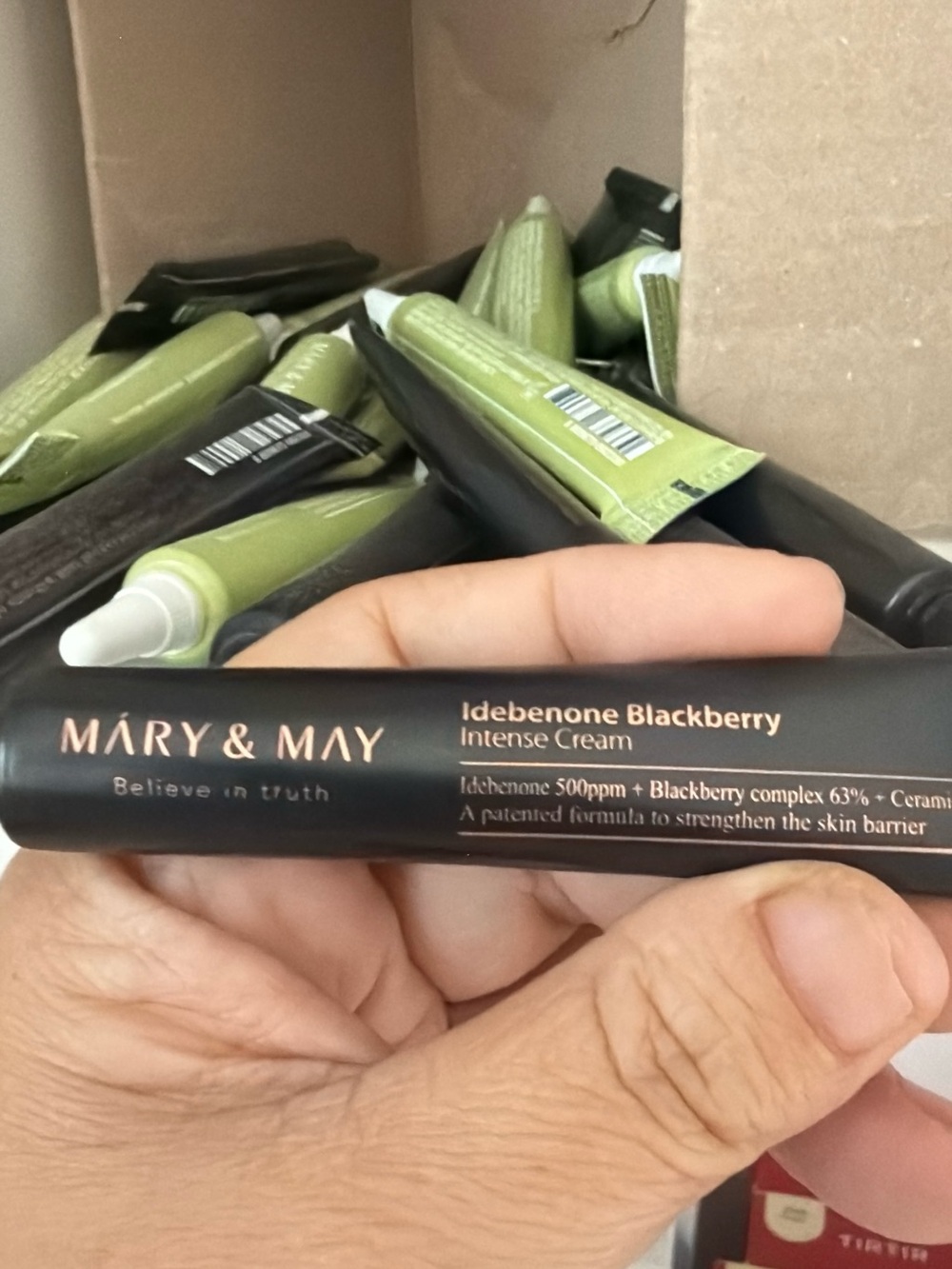 Idebenone Blackberry Intense Cream — Black